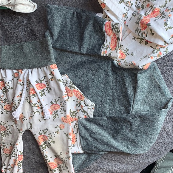 Other - girl’s hoodie and sweats set